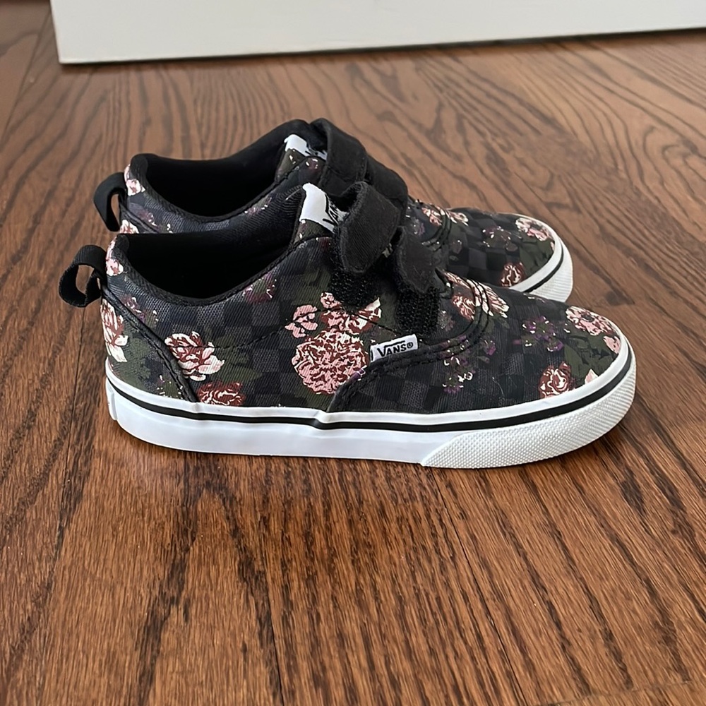 Toddler Girls Vans with Flowers